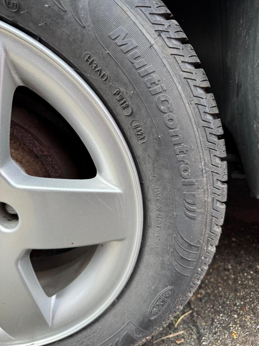 Peugeot 207 Allwetter Reifen R&auml;der Alufelgen 185/65 R15 Fulda Komplettr&auml;der